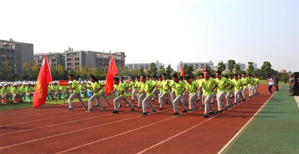 第五团第四营汇报方阵（油工学院男子擒拿拳方队）IMG_0036_看图王.jpg