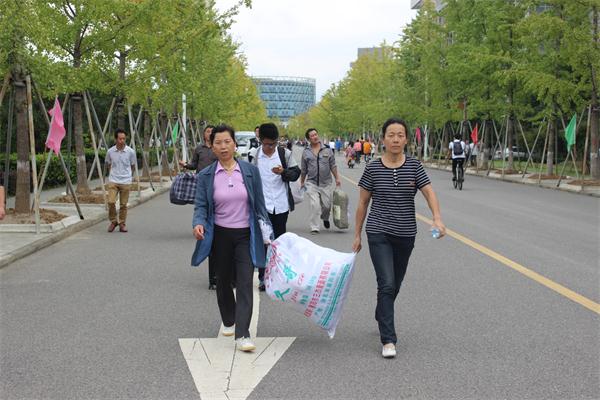 学生记者曾繁栋摄 (1).JPG